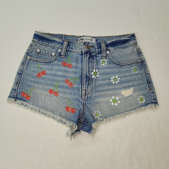 ZaraxAeropostale Vintage High Rise‎ Shorty Denim Short Women Size 2 Cherry Daisy - Picture 1 of 13